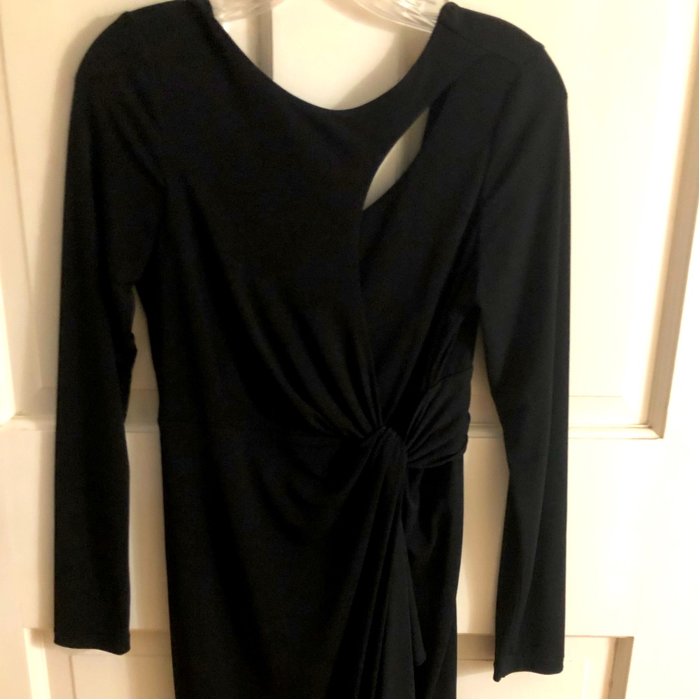 Sophisticated Black Dress with Keyhole